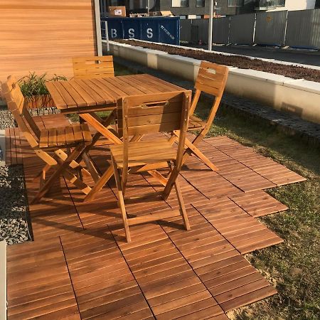 Apartament With Garden Bezplatny Parking !!! คราคูฟ ภายนอก รูปภาพ