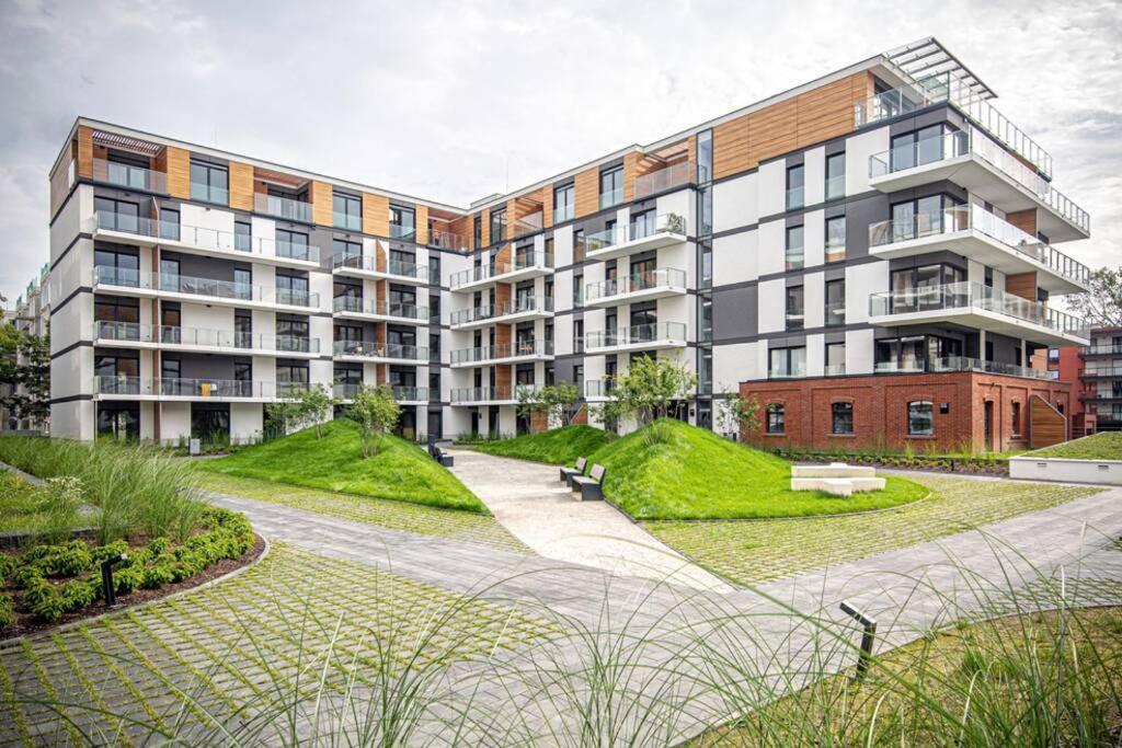 Apartament With Garden Bezplatny Parking !!! คราคูฟ ภายนอก รูปภาพ